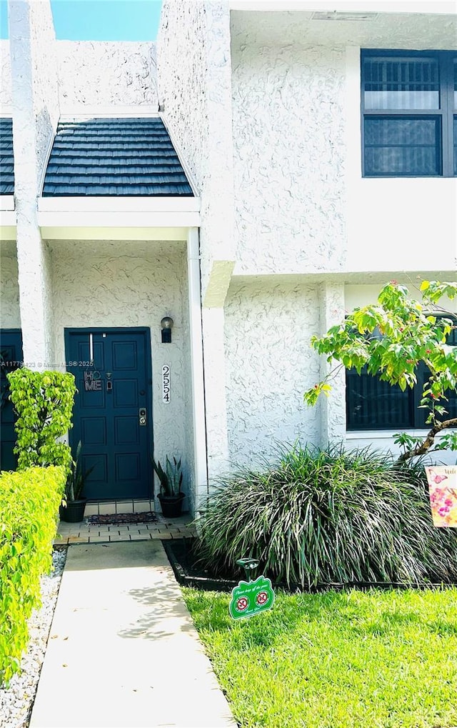 2554 N 38th Ave Unit C-26, Hollywood, FL 33021 - entrance to property featuring stucco siding