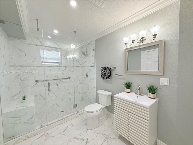 full bathroom featuring a marble finish shower, marble finish floor, toilet, a notable chandelier, and recessed lighting