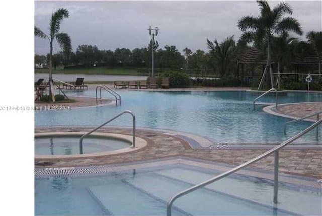 2681 N Flamingo Rd Unit 1501S, Sunrise, FL 33323 - community pool with a hot tub