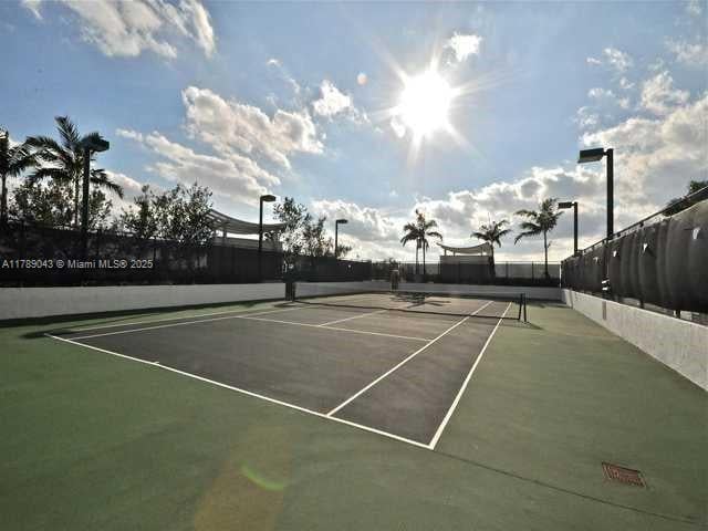 2681 N Flamingo Rd Unit 1501S, Sunrise, FL 33323 - view of tennis court