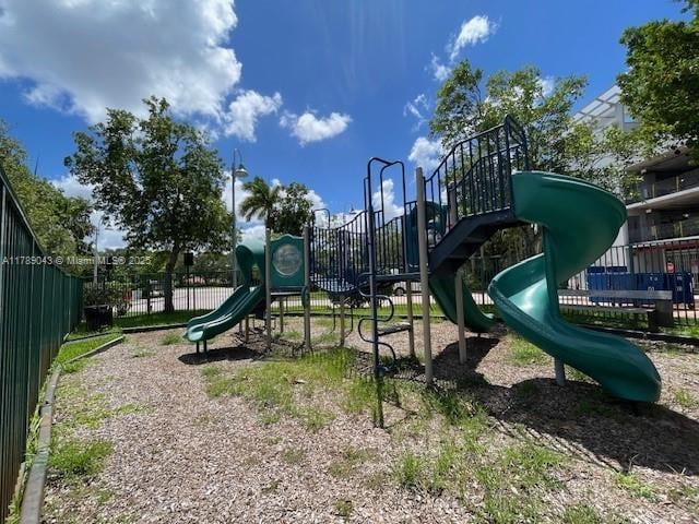 2681 N Flamingo Rd Unit 1501S, Sunrise, FL 33323 - view of community jungle gym