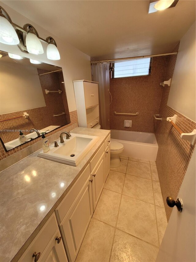 2930 Point E Dr Unit E603, Aventura, FL 33160 - full bath featuring shower / tub combo, vanity, toilet, and tile patterned floors