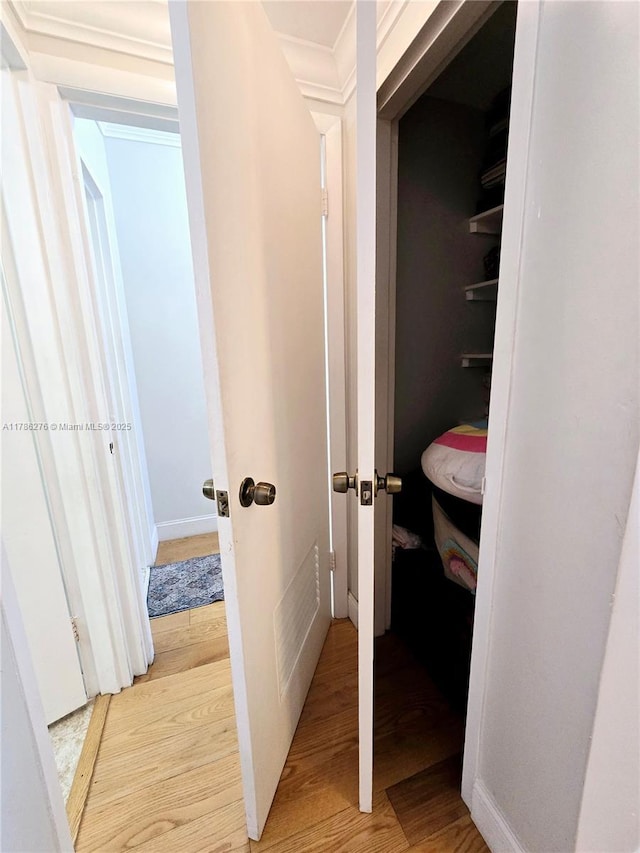 5825 Collins Ave Unit 2D, Miami Beach, FL 33140 - interior space featuring visible vents