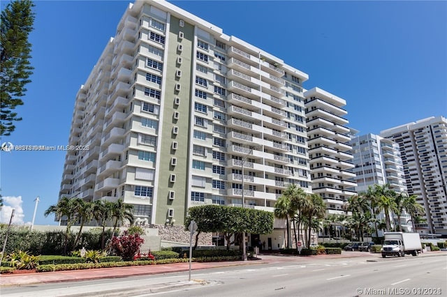 5825 Collins Ave Unit 2D, Miami Beach, FL 33140 - view of property
