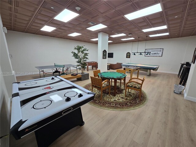 5825 Collins Ave Unit 2D, Miami Beach, FL 33140 - game room featuring visible vents, baseboards, light wood-style flooring, and pool table