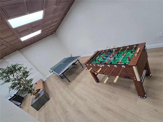 5825 Collins Ave Unit 2D, Miami Beach, FL 33140 - recreation room featuring light wood-style floors and baseboards