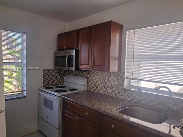 19343 SW 119th Ct, Miami, FL 33177 - photo 12