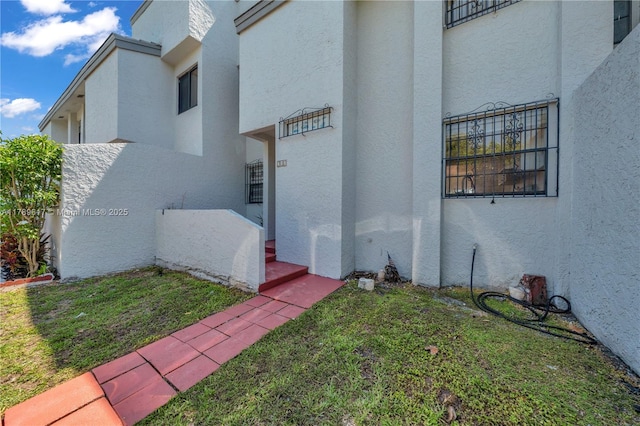 717 NW 105th Pl Unit C2, Miami, FL 33172 - view of side of property with stucco siding
