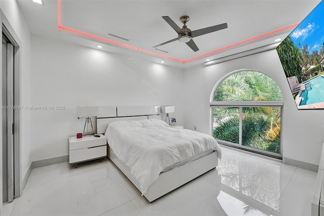 bedroom featuring recessed lighting, baseboards, visible vents, and ceiling fan
