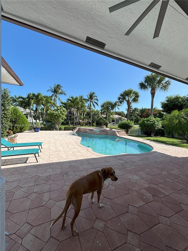 320 Windmill Palm Ave, Plantation, FL 33324 - view of pool with a patio area and a pool with connected hot tub