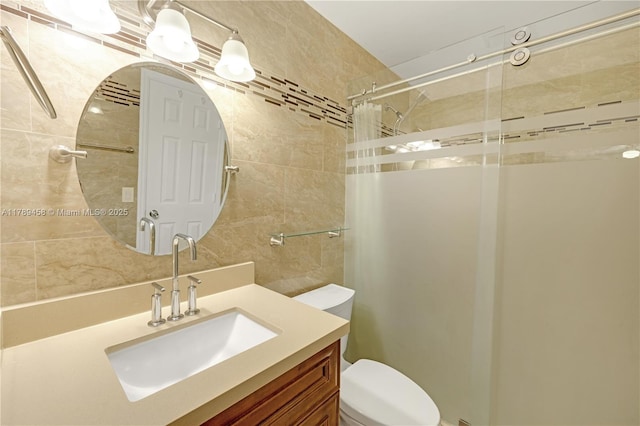 13250 SW 58th Ter Unit 10-8, Miami, FL 33183 - full bath featuring tile walls, toilet, vanity, and a shower with curtain