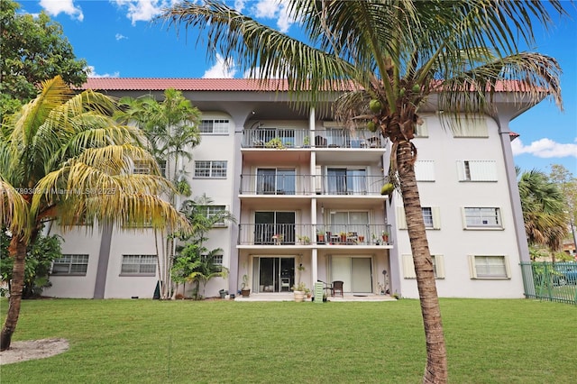 8101 SW 72nd Ave Unit 304W, Miami, FL 33143 - view of apartment building / complex with fence