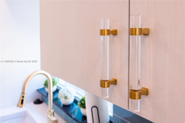 room details featuring a sink