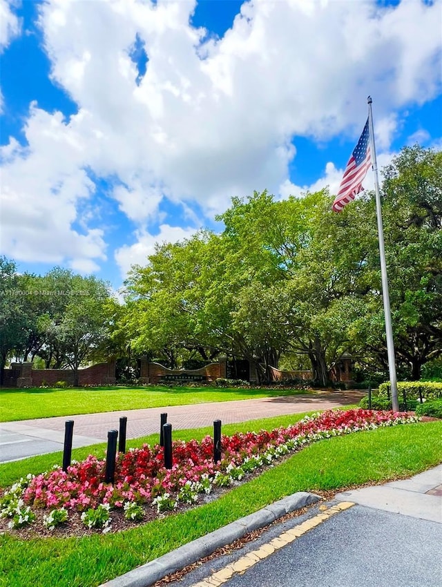 9271 Arborwood Cir, Davie, FL 33328 - view of property's community featuring a lawn