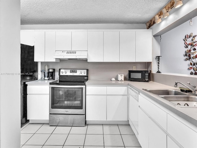 9401 NW 14th Ct Unit 224, Pembroke Pines, FL 33024 - kitchen featuring a sink, a textured ceiling, stainless steel electric range, black microwave, and under cabinet range hood