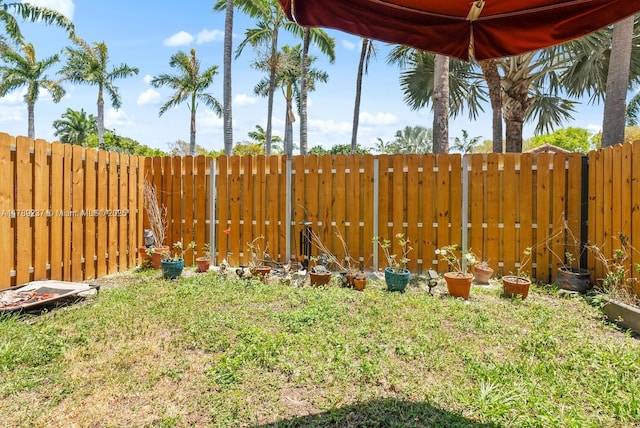 view of fenced backyard