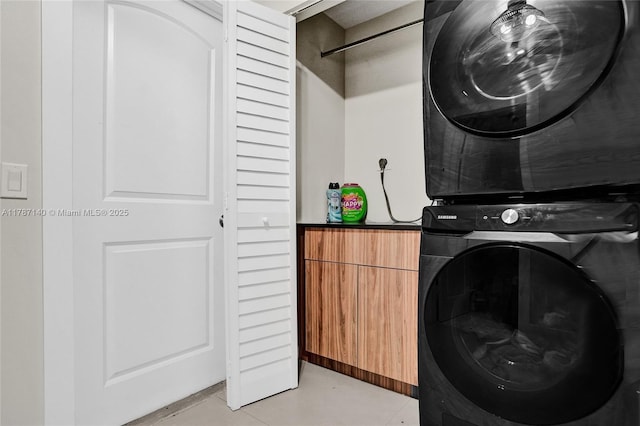 9248 Magnolia Ct, Davie, FL 33328 - clothes washing area featuring stacked washer / dryer