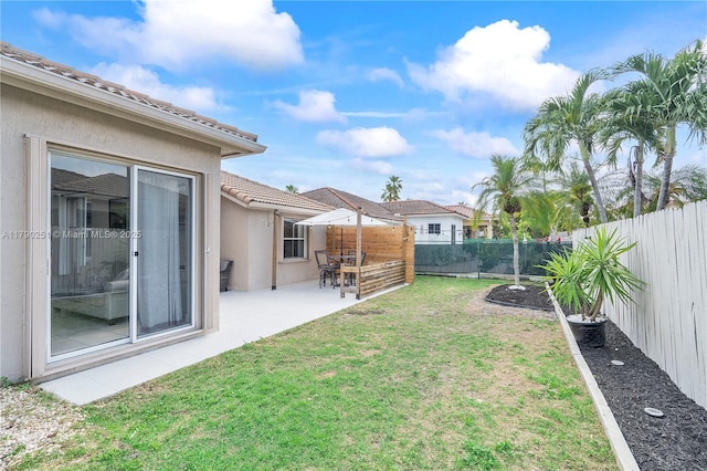 13995 S Cypress Cove Cir, Davie, FL 33325 - fenced backyard with a patio area