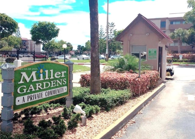5900 SW 127th Ave Unit 3410, Miami, FL 33183 - community sign with fence