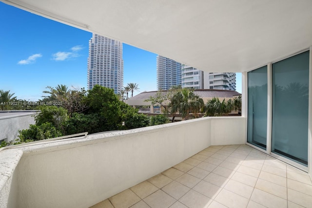 300 S Pointe Dr Unit 405, Miami Beach, FL 33139 - balcony featuring a city view