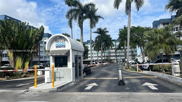 16570 NE 26th Ave Unit 4A, North Miami Beach, FL 33160 - view of asphalt street
