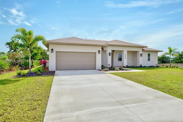 5224 Columbus Blvd, Sebring, FL 33872 - view of front of property with stucco siding, an attached garage, a front yard, and concrete driveway