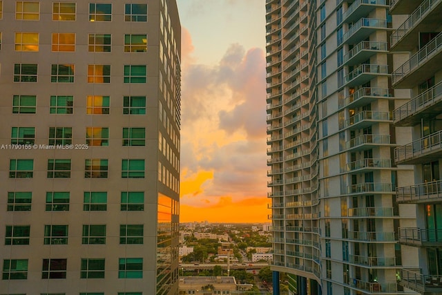 690 SW 1st Ct Unit 2032, Miami, FL 33130 - view of building exterior with a city view