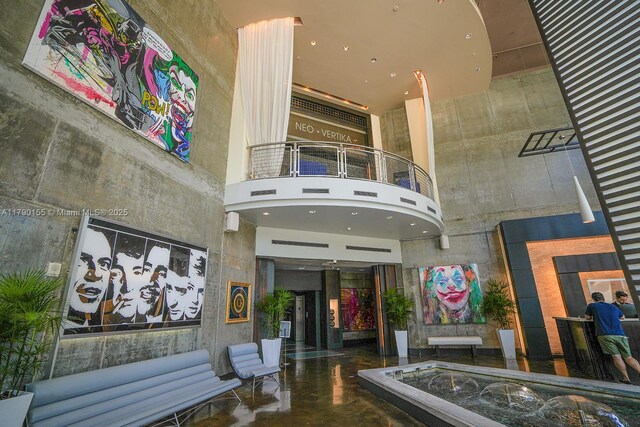 690 SW 1st Ct Unit 2032, Miami, FL 33130 - building lobby with a towering ceiling