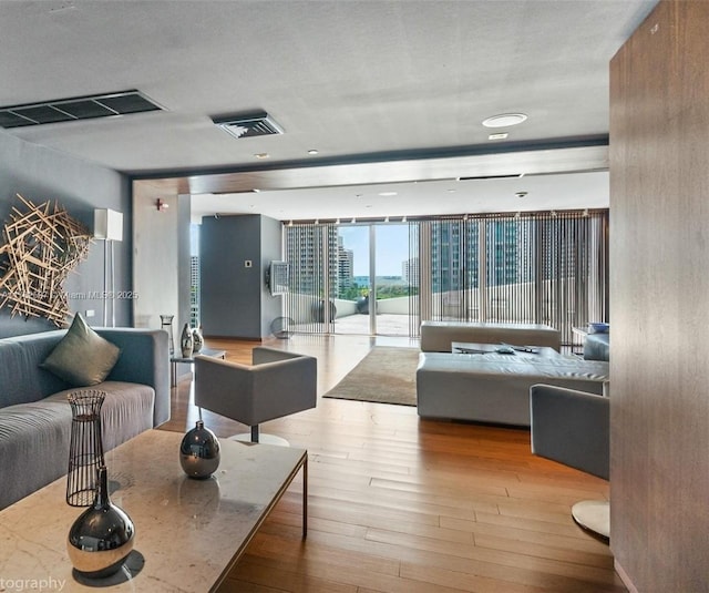 335 S Biscayne Blvd Unit 2003, Miami, FL 33131 - common area featuring visible vents