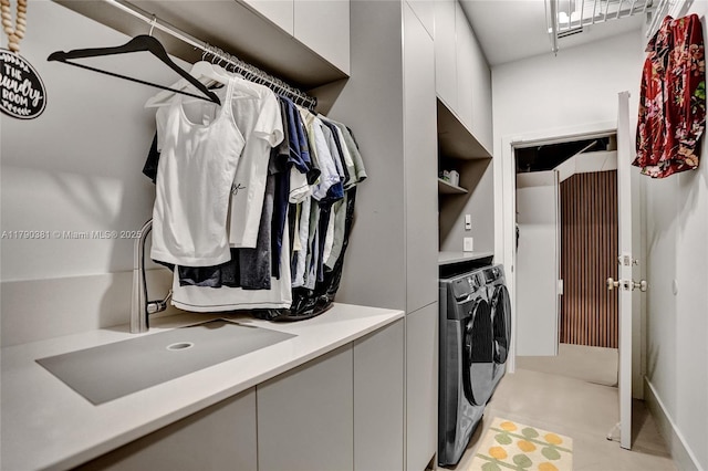 2670 Cypress Ln, Weston, FL 33332 - washroom featuring independent washer and dryer