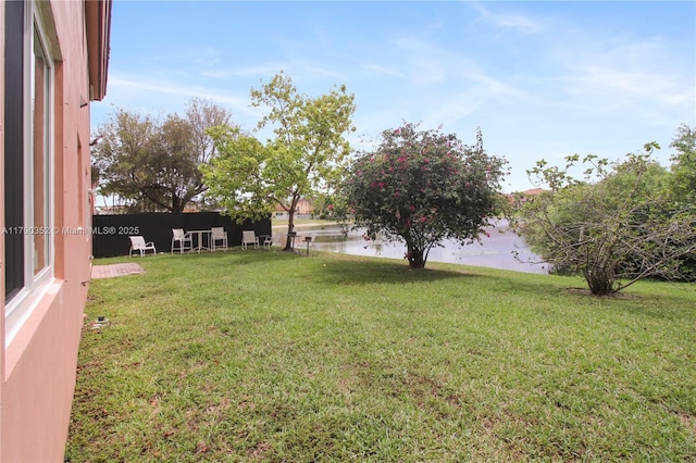 view of yard featuring a water view