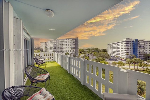 4001 Hillcrest Dr Unit 601, Hollywood, FL 33021 - balcony featuring a city view