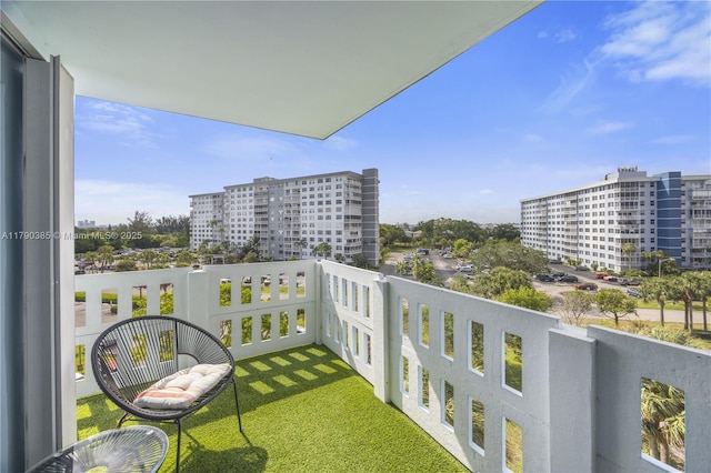 4001 Hillcrest Dr Unit 601, Hollywood, FL 33021 - view of balcony