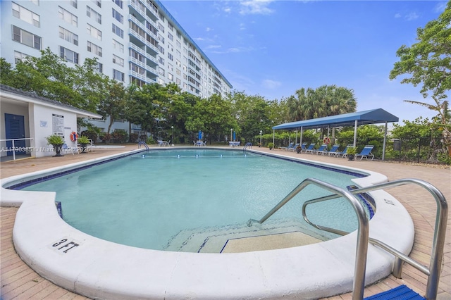 4001 Hillcrest Dr Unit 601, Hollywood, FL 33021 - community pool with a patio area
