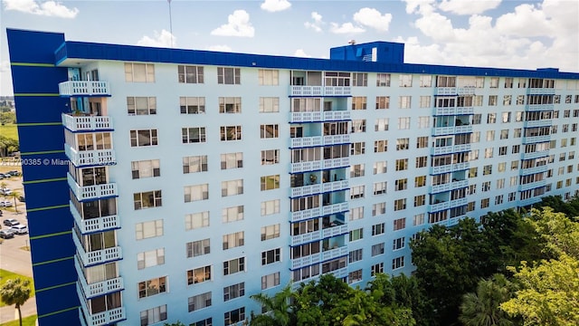 4001 Hillcrest Dr Unit 601, Hollywood, FL 33021 - view of apartment building / complex