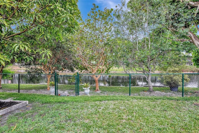 9460 NW 3rd St, Pembroke Pines, FL 33024 - view of yard