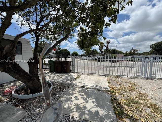 gate featuring fence