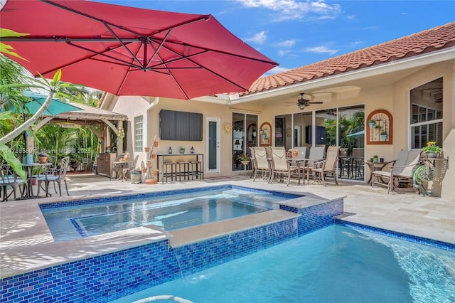 1543 NW 182nd Way, Pembroke Pines, FL 33029 - view of swimming pool featuring a patio, outdoor dining area, a pool with connected hot tub, and ceiling fan