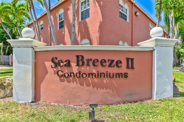 view of community / neighborhood sign