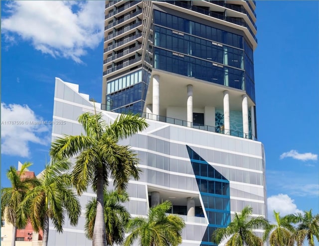 398 NE 5th St Unit 1515, Miami, FL 33132 - view of building exterior