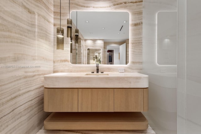 full bath with vanity