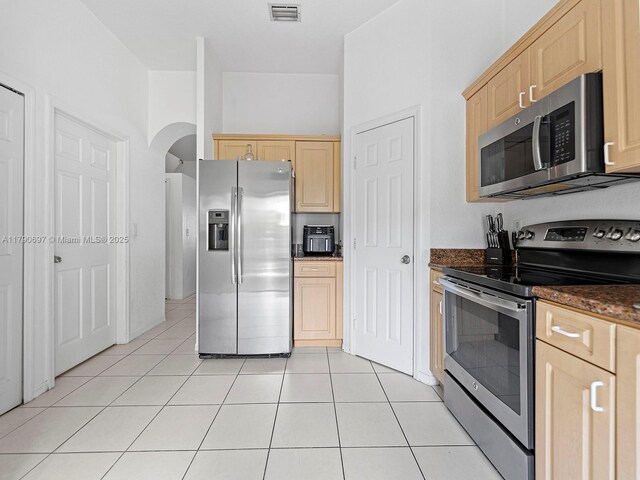 2352 SE 21st St, Homestead, FL 33035 - washroom featuring washer and dryer and laundry area