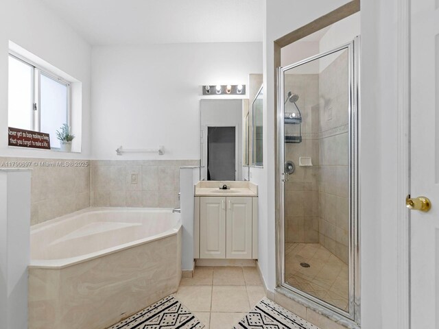 2352 SE 21st St, Homestead, FL 33035 - home office featuring carpet