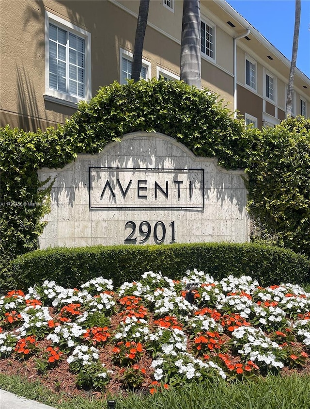 view of community / neighborhood sign