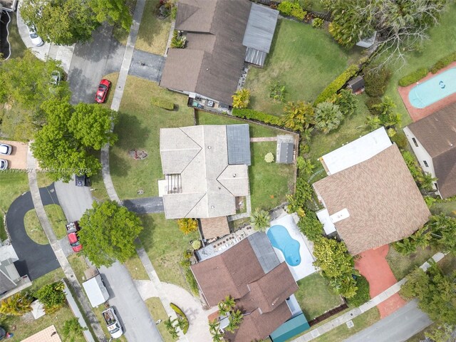 birds eye view of property featuring a residential view