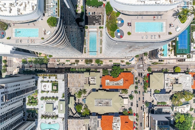 45 SW 9th St Unit 1205, Miami, FL 33130 - bird's eye view of a pool