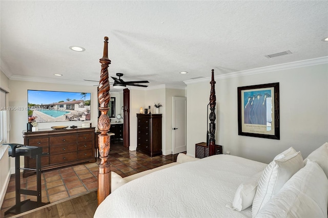 bedroom with recessed lighting, baseboards, visible vents, a ceiling fan, and crown molding