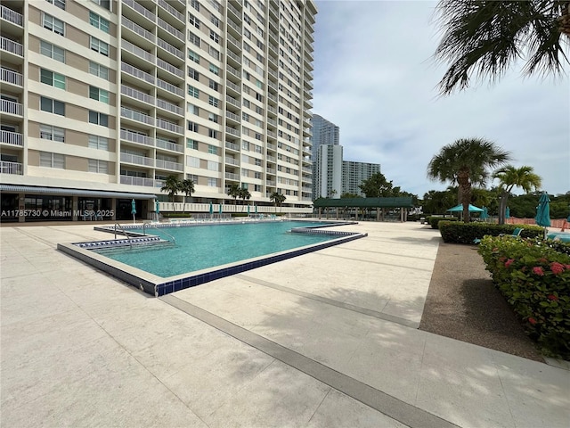 300 Bayview Dr Unit 315, Sunny Isles Beach, FL 33160 - view of community pool