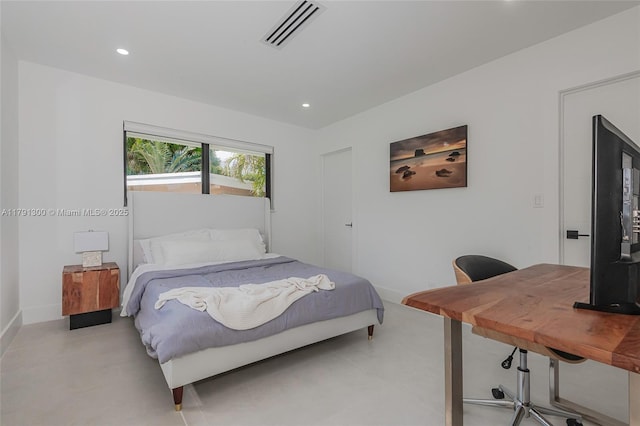 bedroom with visible vents, recessed lighting, and baseboards