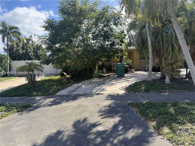 11462 SW 42nd St, Miami, FL 33165 - photo 1